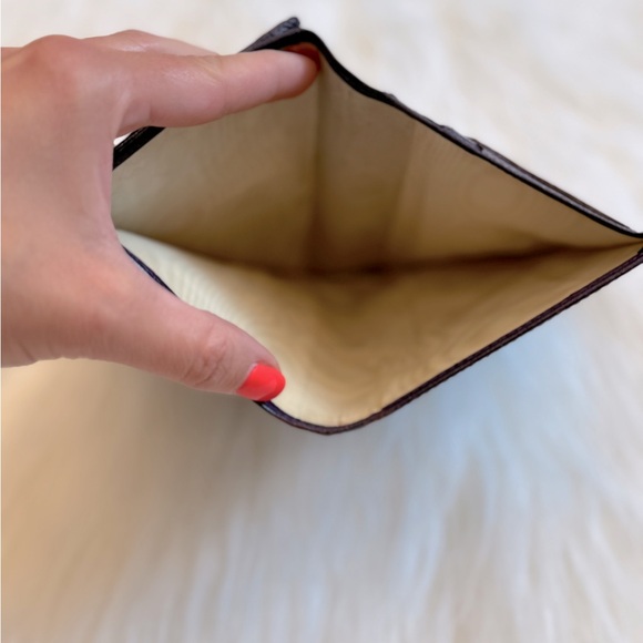 ✨🛍️ Chanel Purple Leather Bifold Wallet - EUC - Picture 11 of 11